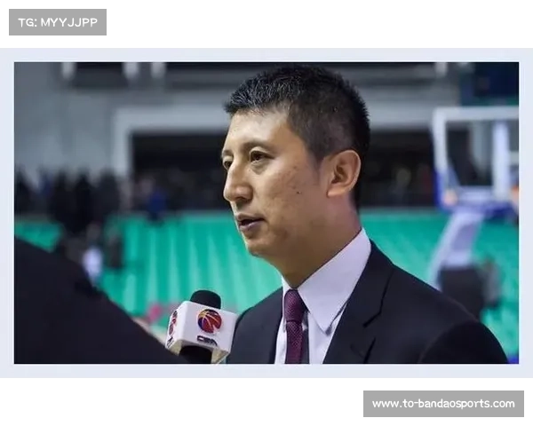 姚明现身杭州热身赛与郭士强密谈20分钟引发战术调整猜测 姚明现身杭州热身赛与郭士强密谈20分钟引发战术调整猜测